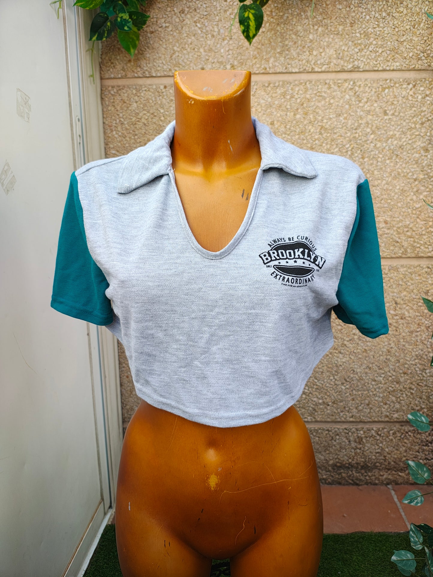 NUEVO  – Top crop bicolor “Brooklyn” FOREVER 21 (Talla XS)