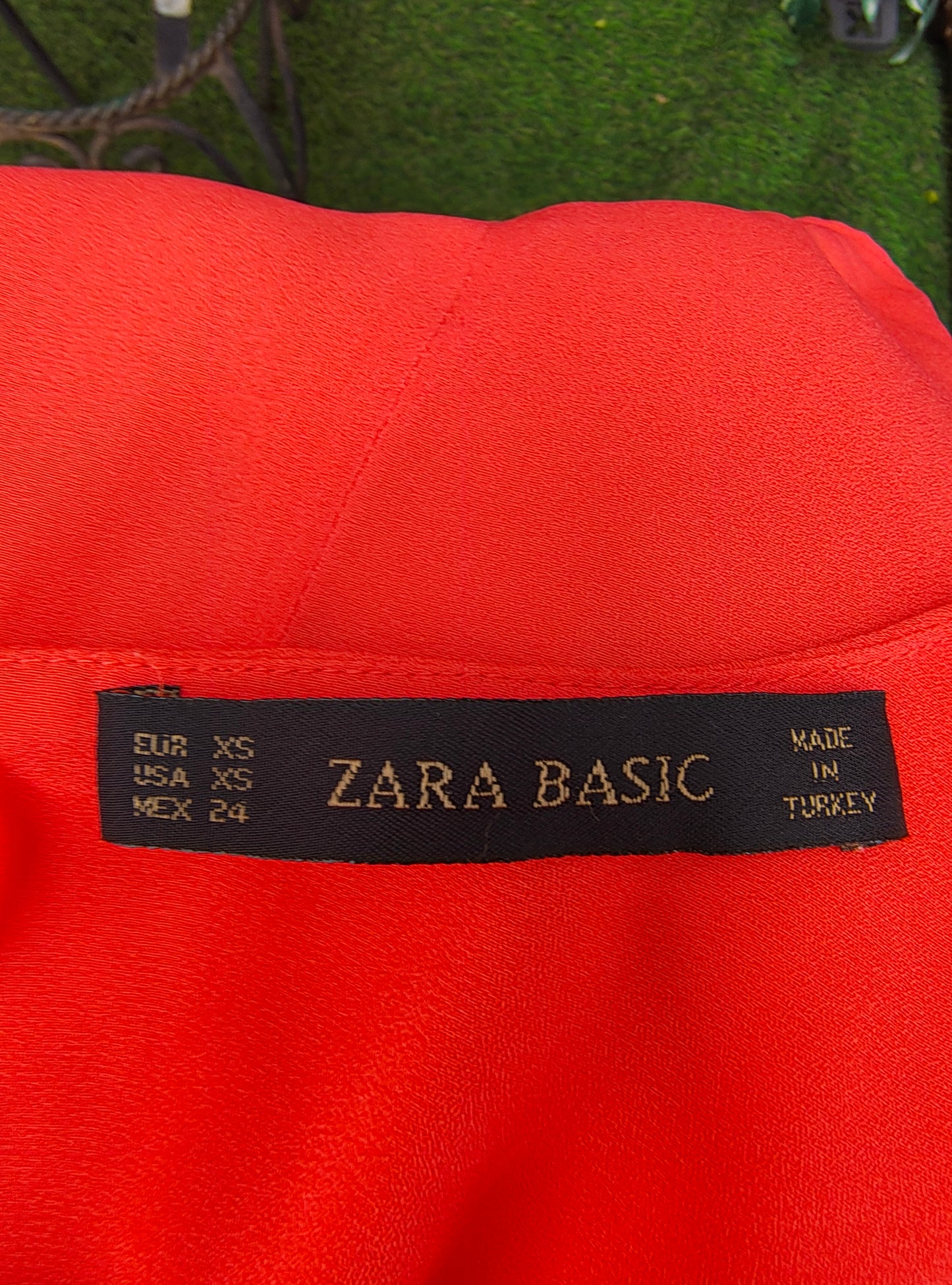USADO – Top sin mangas coral con doble capa ZARA BASIC (Talla XS)
