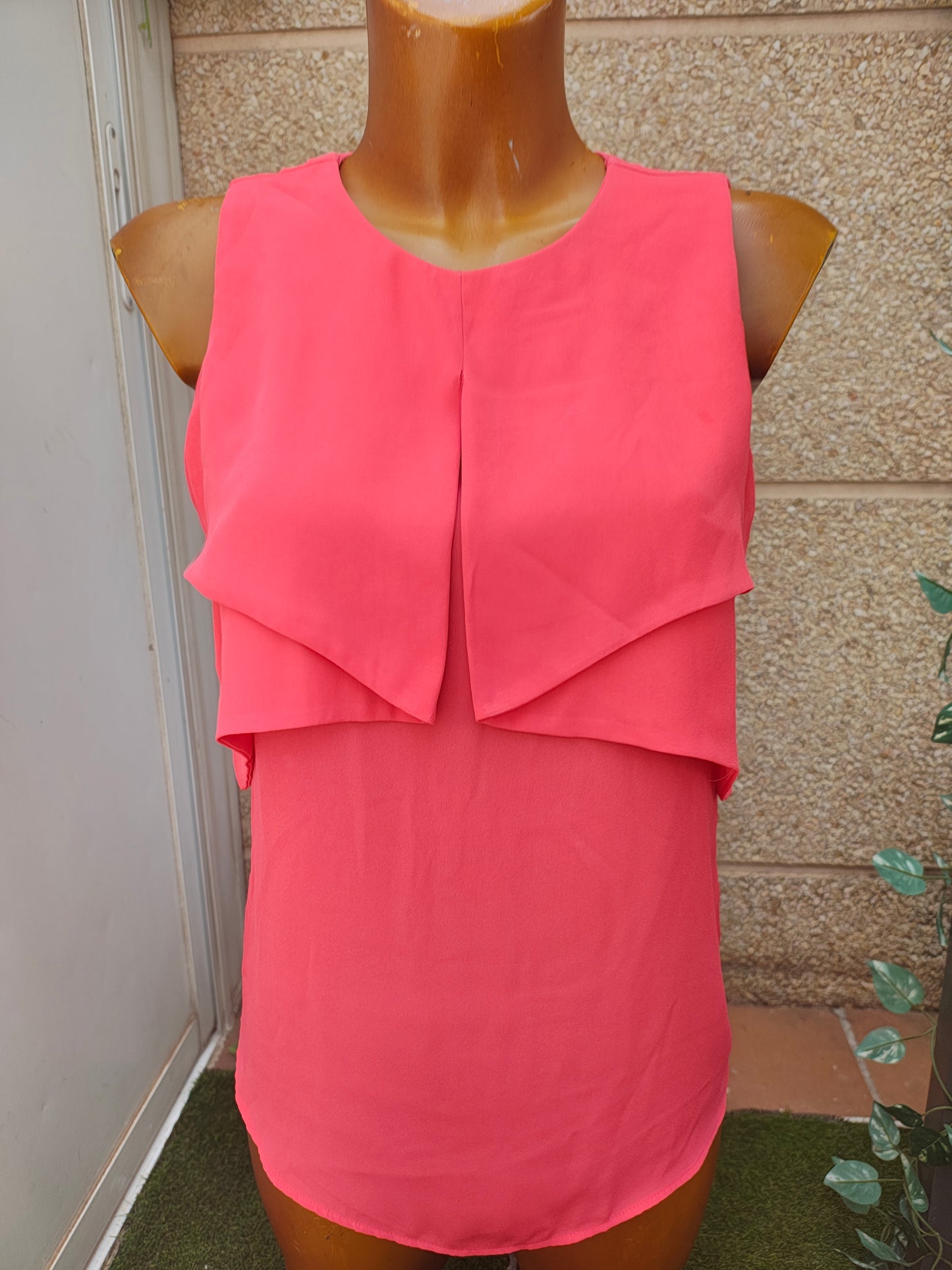 USADO – Top sin mangas coral con doble capa ZARA BASIC (Talla XS)