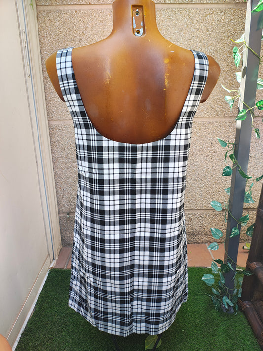 USADO – Vestido de cuadros sin mangas MNG (Talla EUR/USA S / MEX CH)