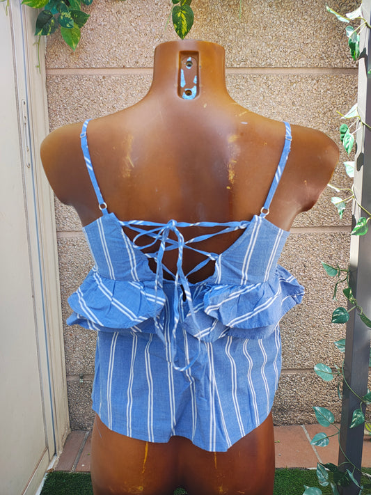 USADO – top azul de rayas con volantes de stradivarius (talla S)