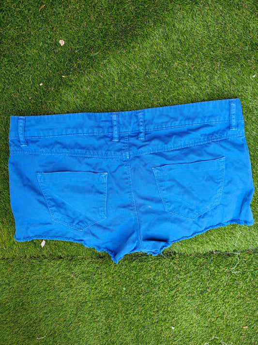 USADO – Shorts vaqueros azules STRADIVARIUS (Talla EUR 38)