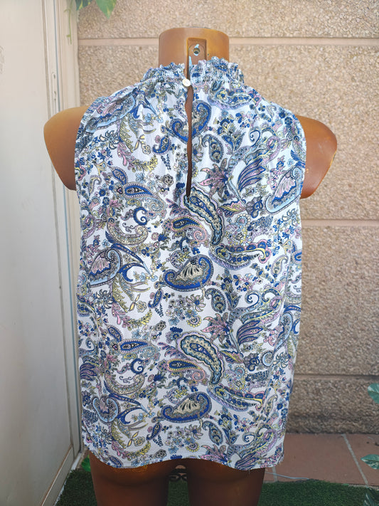 USADO – Top sin mangas de estampado paisley multicolor MNG (Talla S)