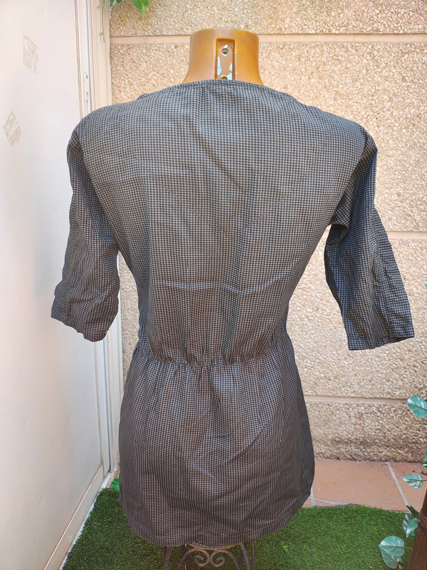 D'OCCASION – Robe pied-de-poule noire cloutée BERSHKA « Sweet Rock » (Taille M)