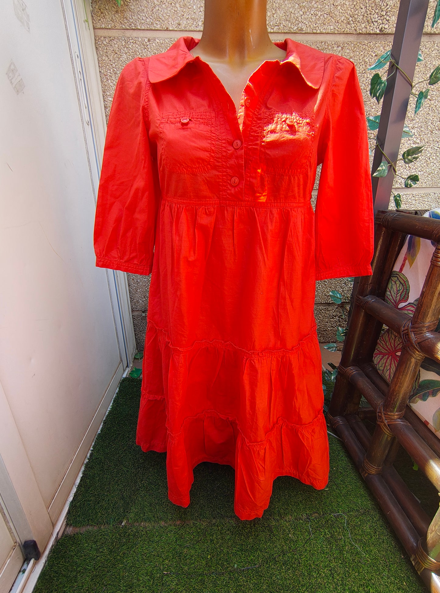 D'OCCASION – Robe orange à manches françaises et volants VERO MODA (Taille 36 EUR)