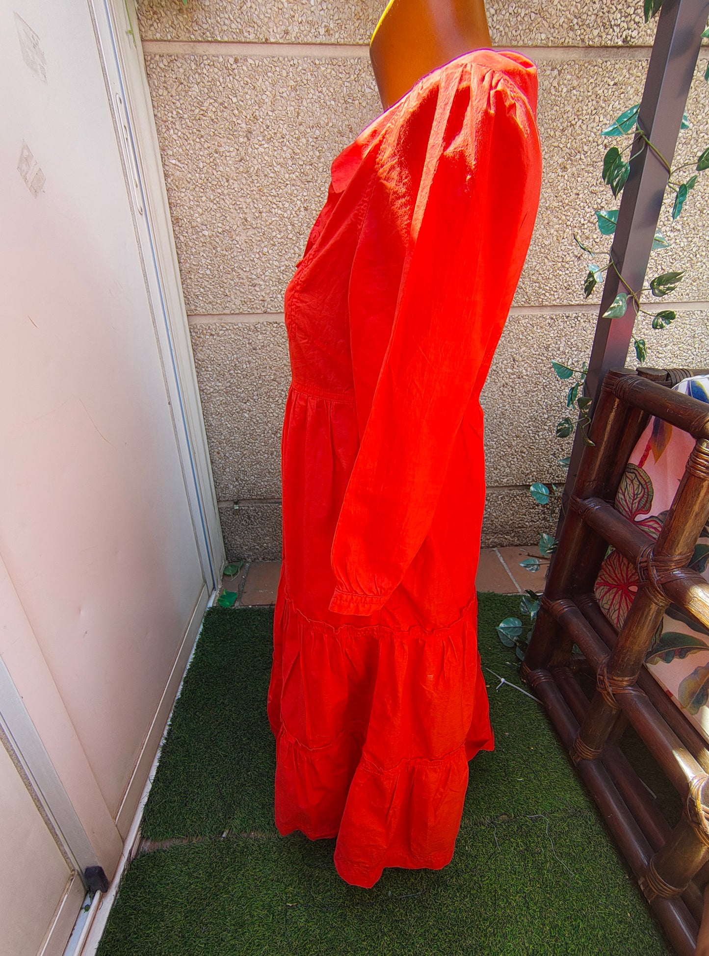 D'OCCASION – Robe orange à manches françaises et volants VERO MODA (Taille 36 EUR)