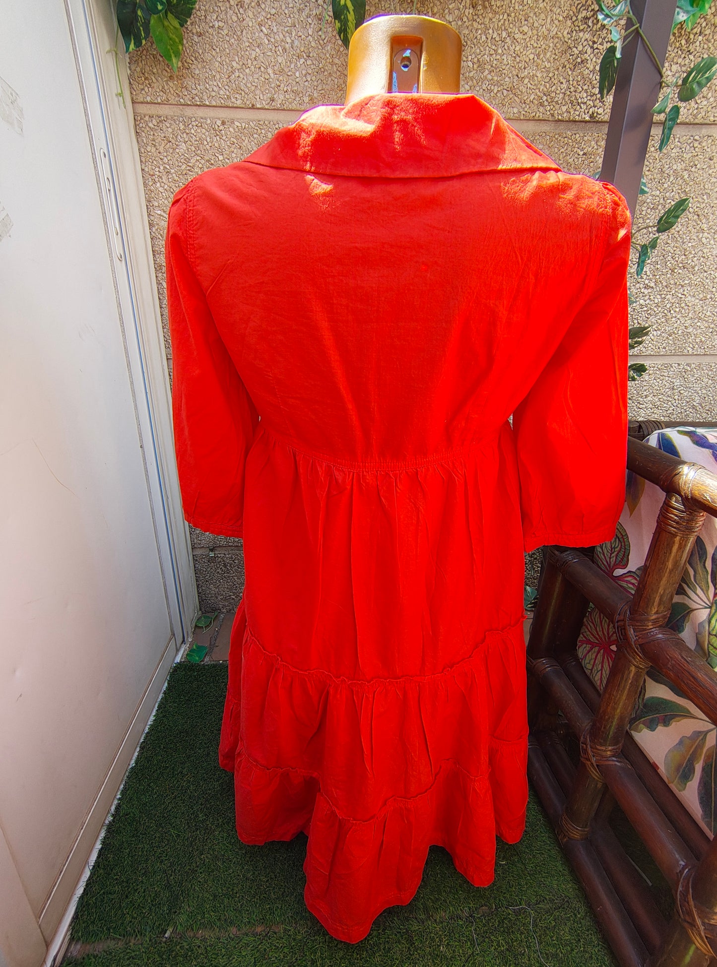 D'OCCASION – Robe orange à manches françaises et volants VERO MODA (Taille 36 EUR)