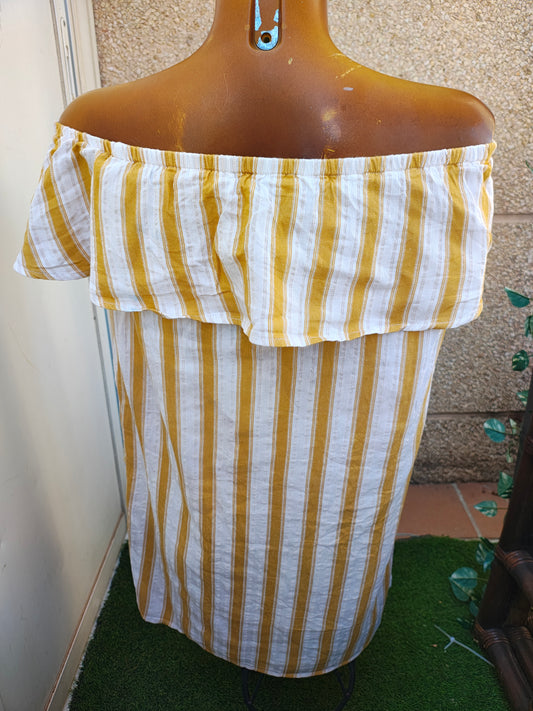 USADO – Vestido a rayas blanco y mostaza de STRADIVARIUS (Talla S)