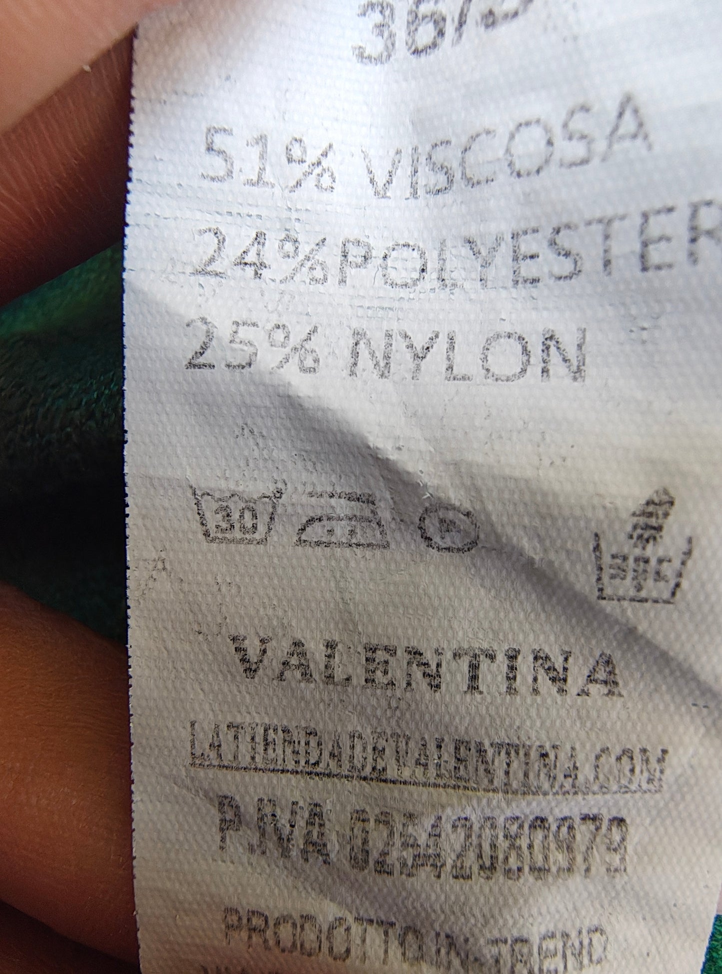 USADO – Vestido verde de punto VALENTINA con corte fruncido (Talla no visible)