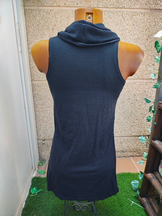 USADO – Vestido tipo túnica sin mangas negro con cuello drapeado BERSHKA (Talla S )