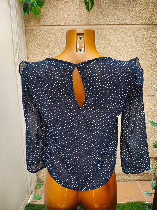 USADO – Blusa semitransparente de lunares con volantes Bershka (Talla EUR S)