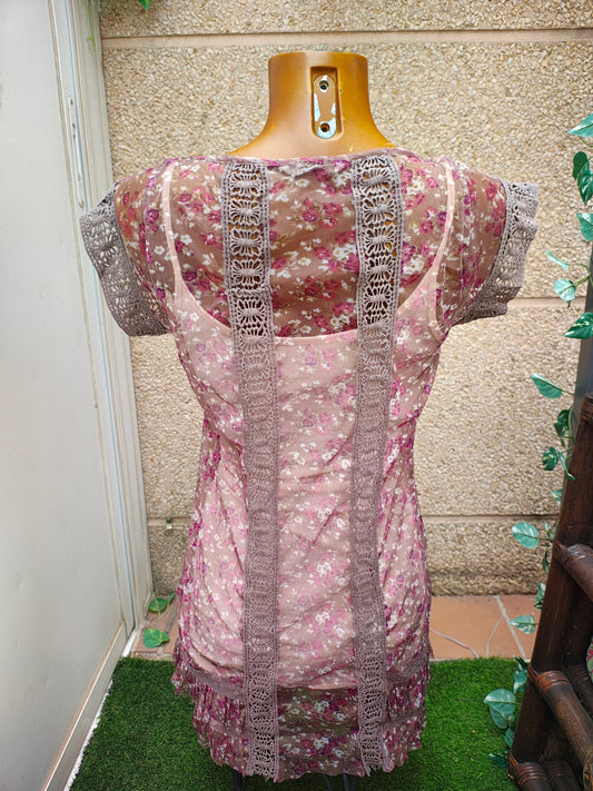 USADO – Vestido romántico con encaje floral y transparencias (Talla EUR M