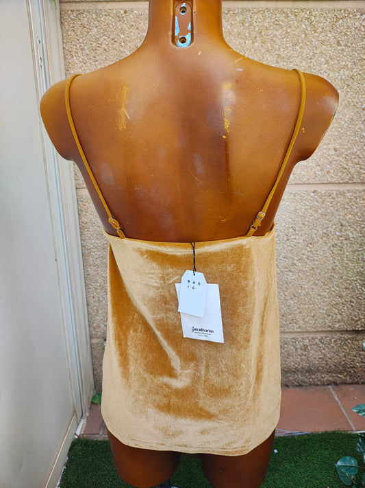 NUEVO – Top lencero de terciopelo beige STRADIVARIUS BASIC (Talla XS)