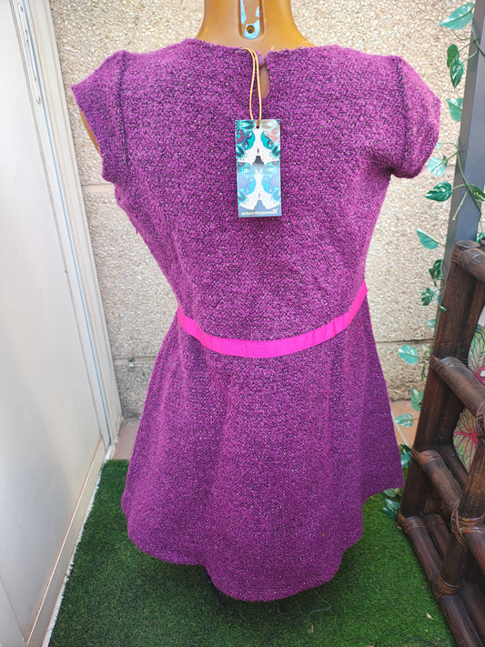 NUEVO – Vestido corto violeta con cinturón rosa by Amarillolimon (Talla L)