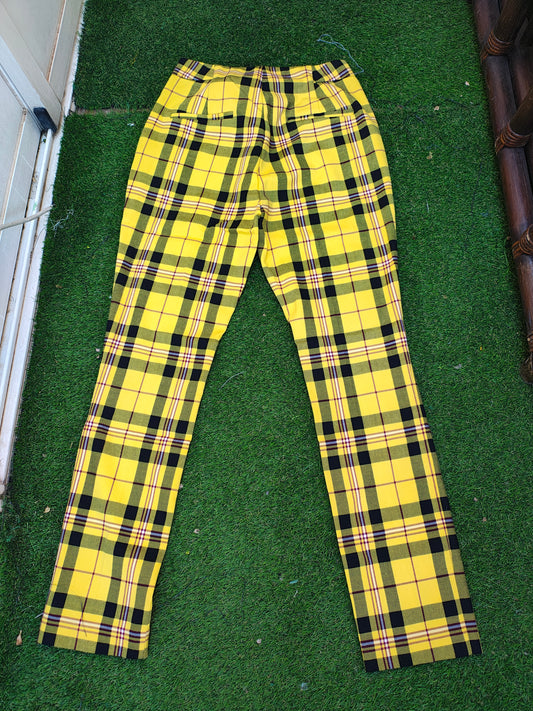 USADO – Pantalón cuadros amarillos Zara Basic (Talla EUR XS)