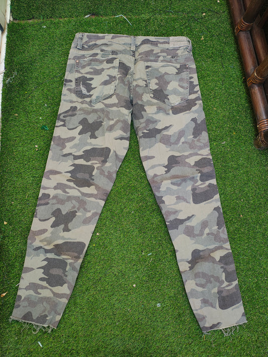 USADO – Pantalón camuflaje tipo skinny Zara Z1975 Denim (Talla 38)