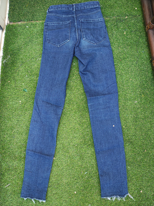 USADO – Vaquero roto azul oscuro ZARA Trafaluc Denim Makers (Talla EUR 34)