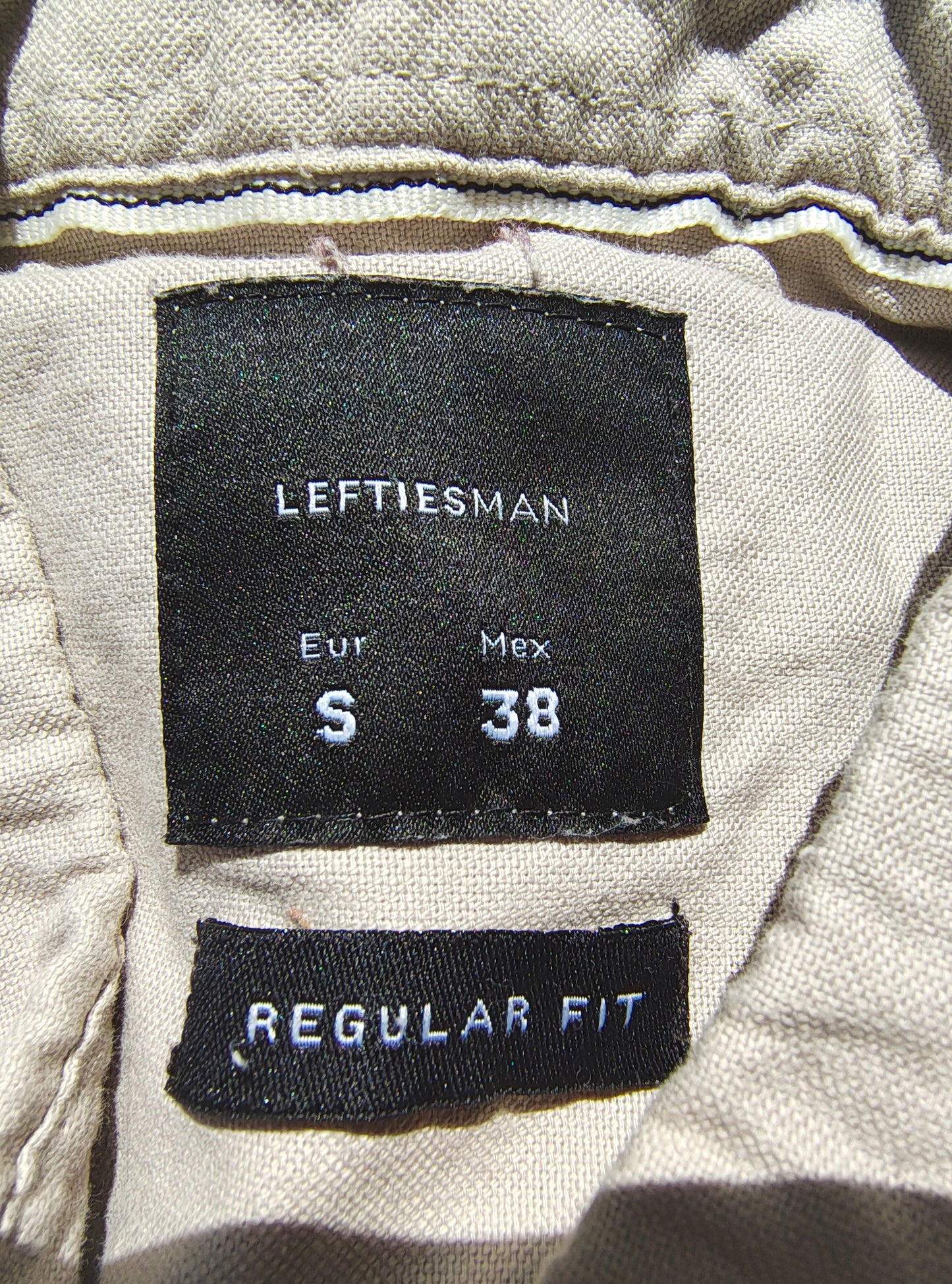 USADO – Camisa caqui de manga larga con bolsillo delantero LEFTIESMAN Regular Fit (Talla EUR S)