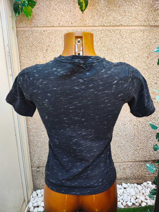 USADO – Camiseta negra con logo frontal ADIDAS (Talla no visible)