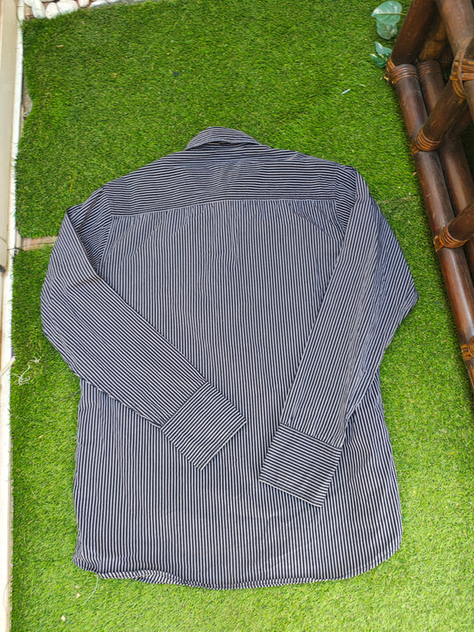 USADO – Camisa de rayas finas negras y blancas SLIM FIT (Talla EUR M)