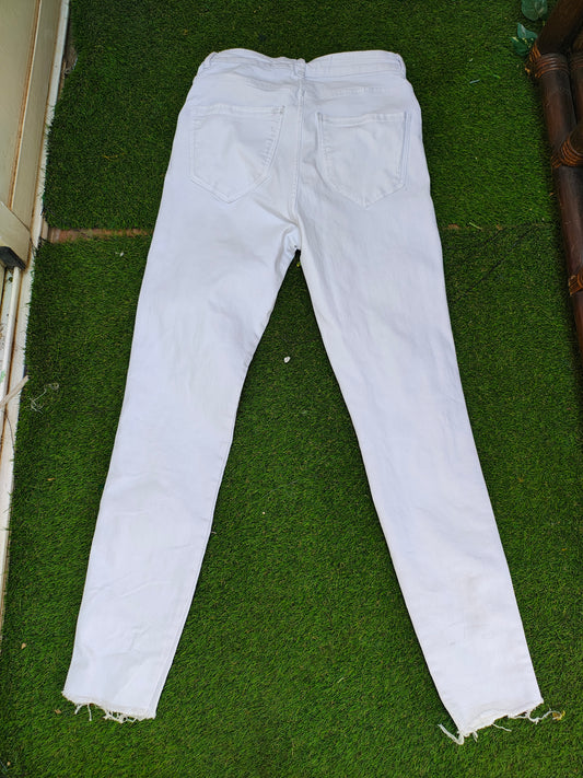 USADO – Vaquero blanco con franjas laterales ZARA Trafaluc Denim Collection (Talla 36)
