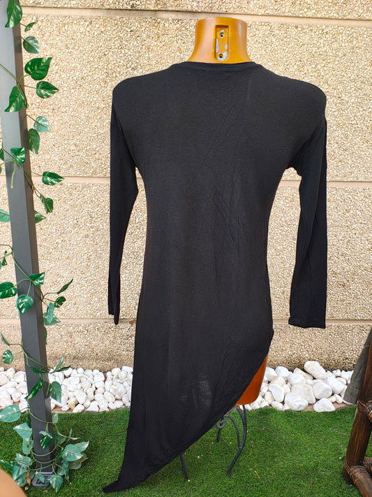 USADO – camiseta largo negro asimétrico con mensaje motivacional Bershka (Talla XS)