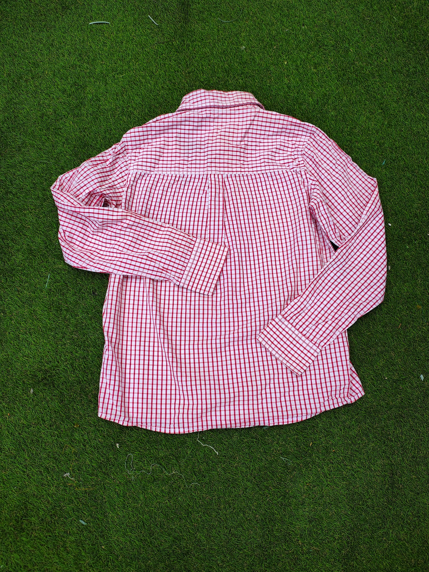 USADO – Camisa de cuadros rojos y blancos UNITED COLORS OF BENETTON (Talla niño no visible)