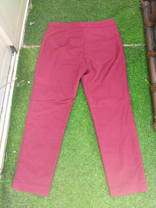 USADO – Pantalón recto granate MANGO Basics (Talla EUR 36)