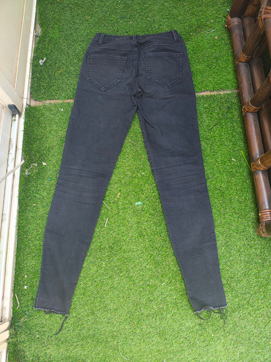 USADO – Vaquero negro skinny con cremalleras ZARA Basic Z1975 Denim (Talla EUR 34)