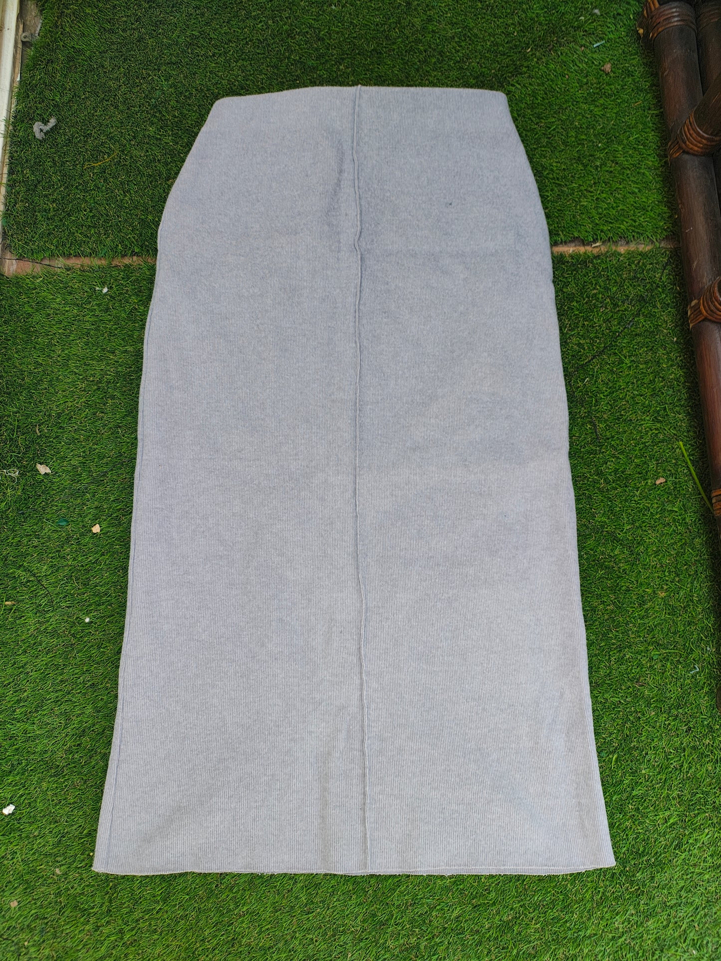 USADO – Falda larga gris de punto ajustada ZARA (Talla S)