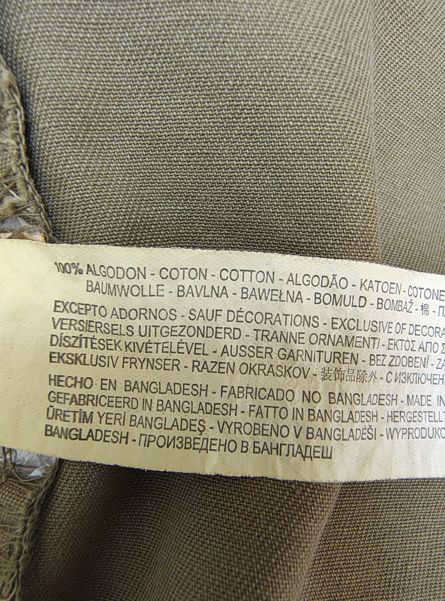 USADO – Camisa militar verde con parches Bershka-bsk Premium Garment (Talla S)