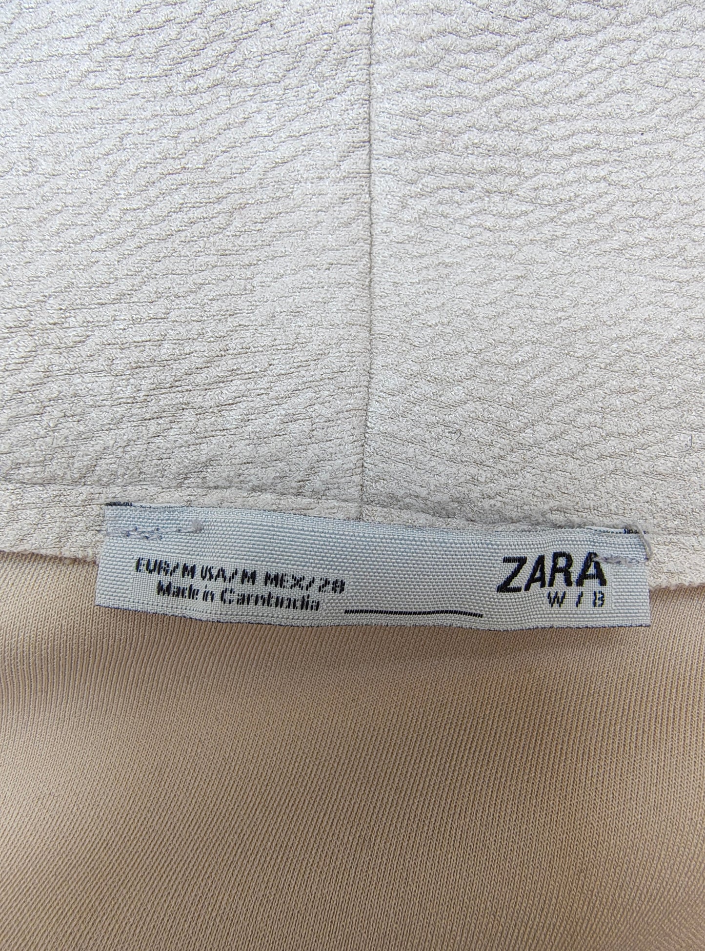 USADO – Chaqueta larga beige clara estilo kimono ZARA Woman (Talla M)