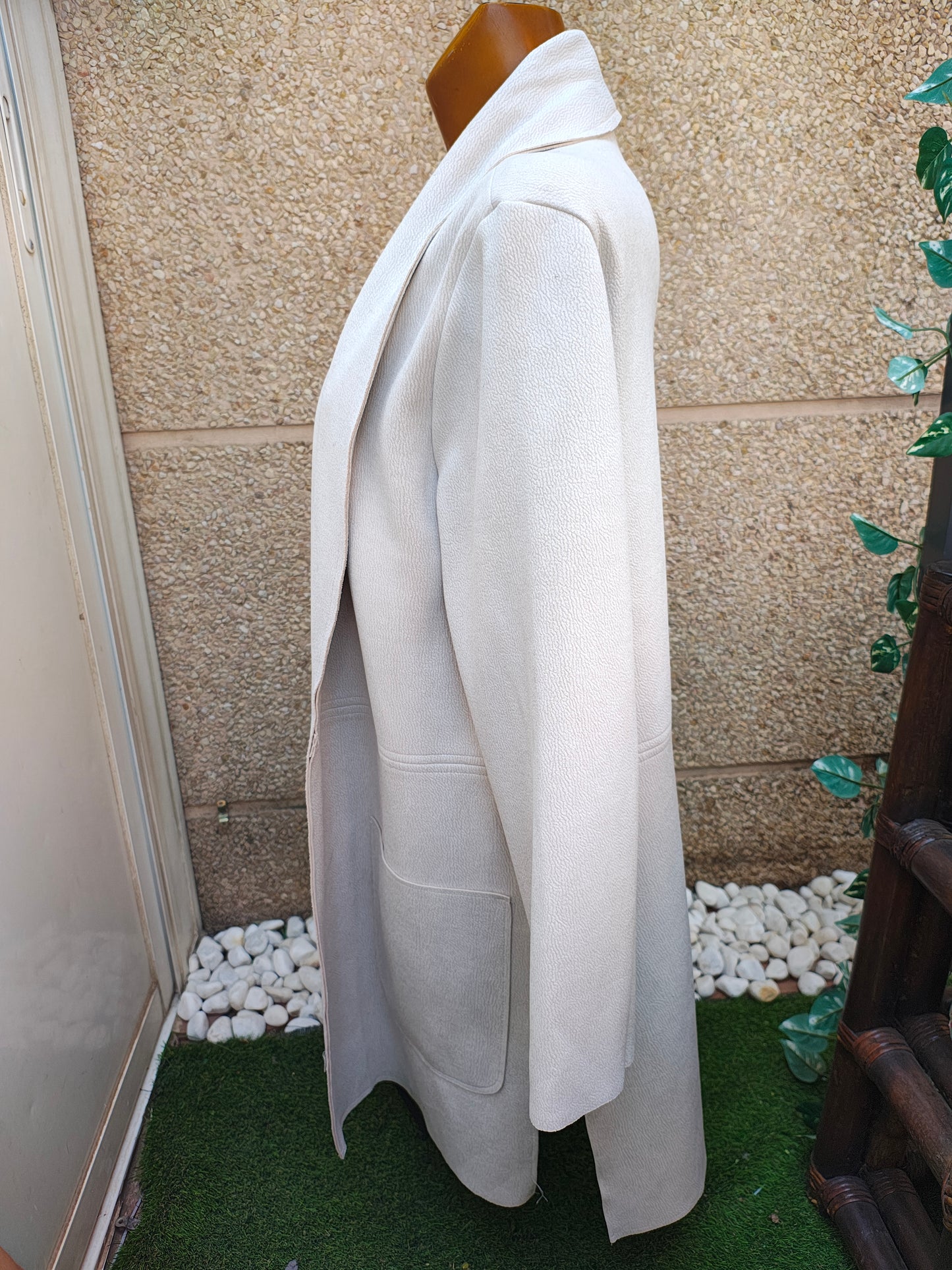 USADO – Chaqueta larga beige clara estilo kimono ZARA Woman (Talla M)