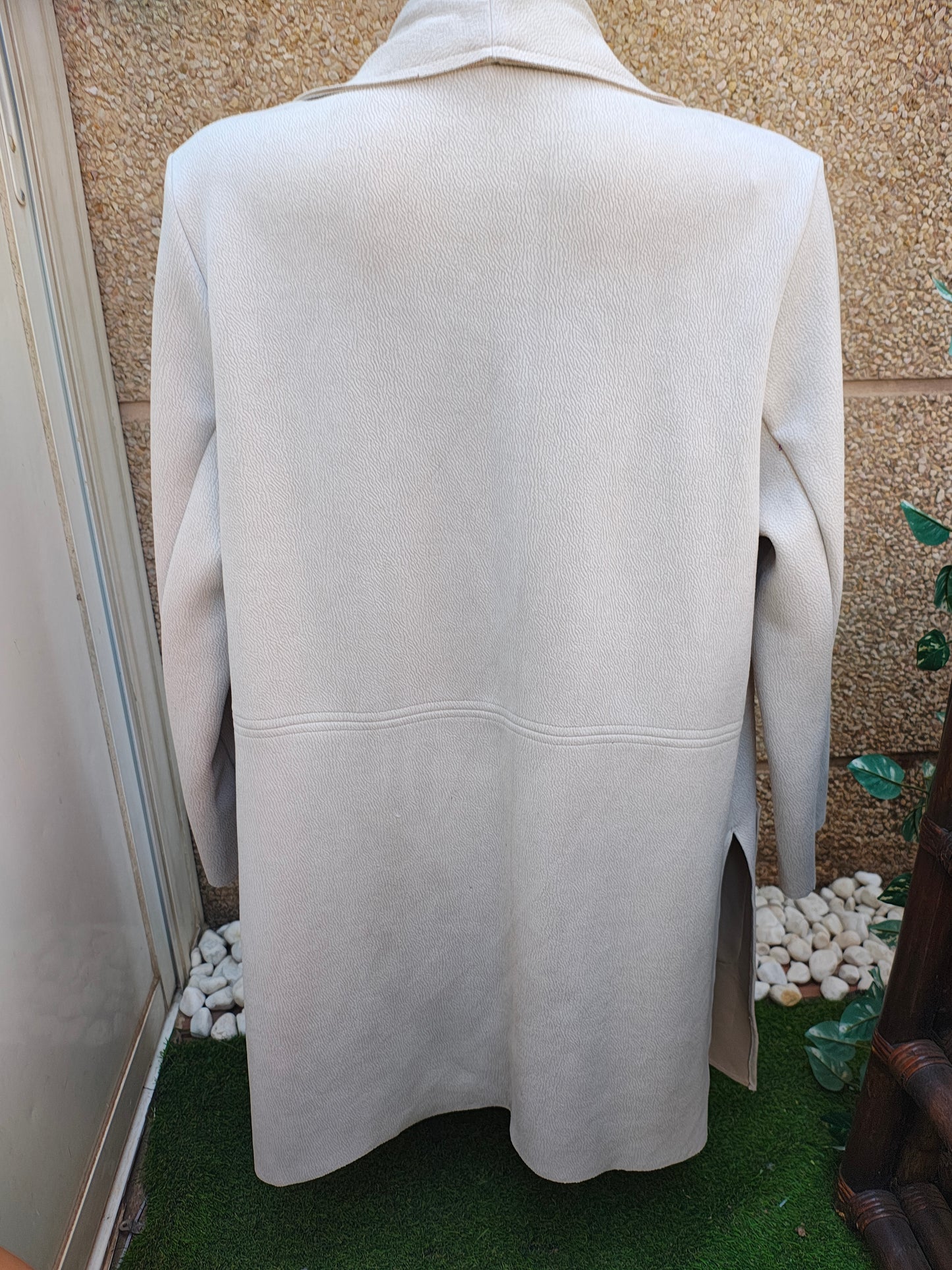 USADO – Chaqueta larga beige clara estilo kimono ZARA Woman (Talla M)