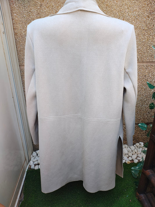 USADO – Chaqueta larga beige clara estilo kimono ZARA Woman (Talla M)