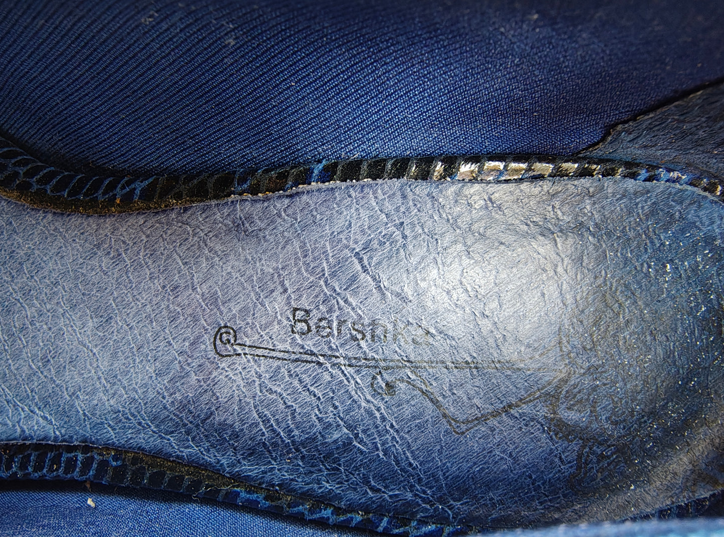 USADO – Zapatos de tacón peep toe azul eléctrico Bershka (Talla EUR 36)