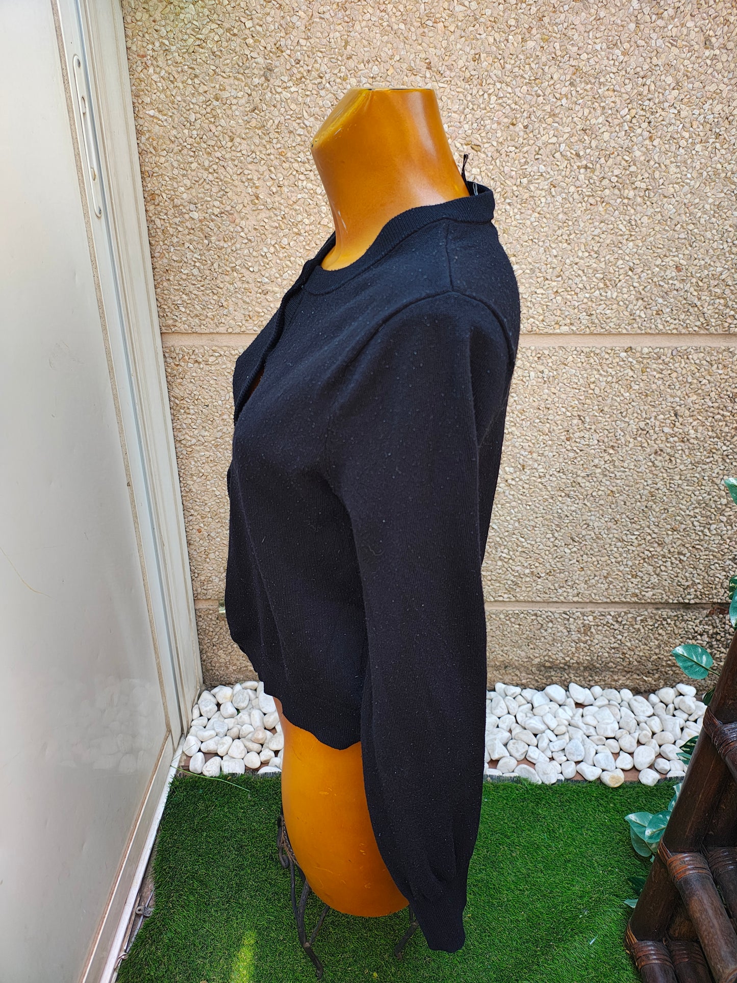 USADO – Jersey negro cropped MONKI (Talla S)