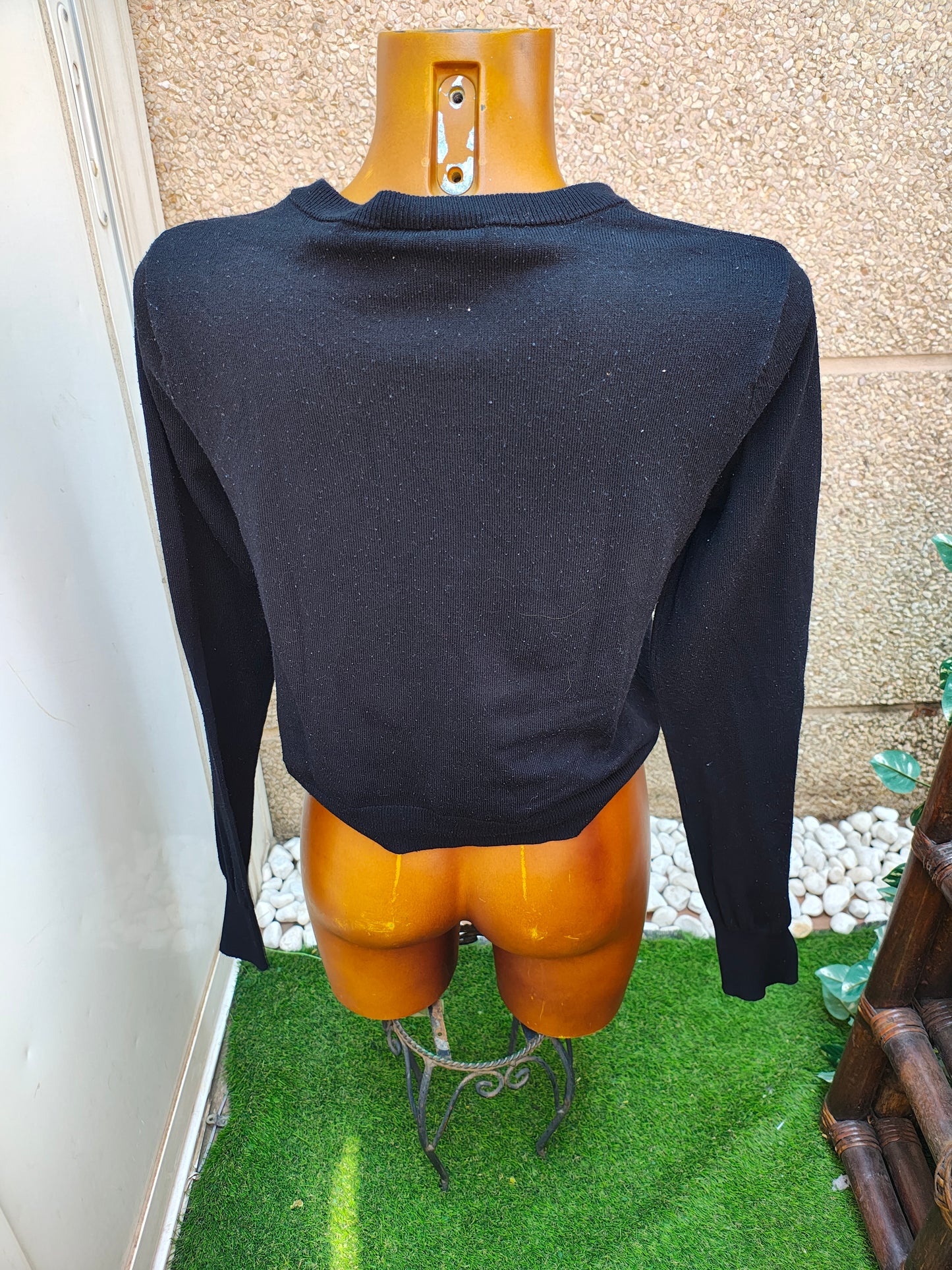 USADO – Jersey negro cropped MONKI (Talla S)