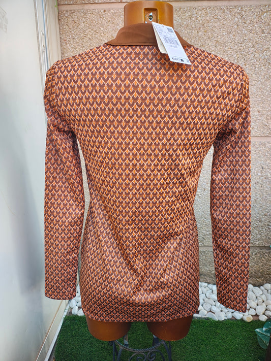NUEVO – Polo estampado marrón con cuello camisero de MNG (Talla XS)