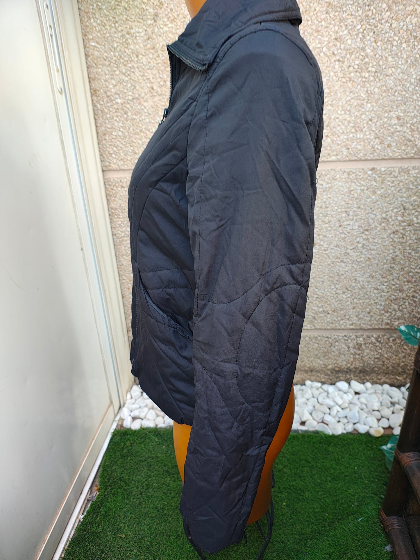 USADO – Cazadora acolchada negra MNG (Talla S)