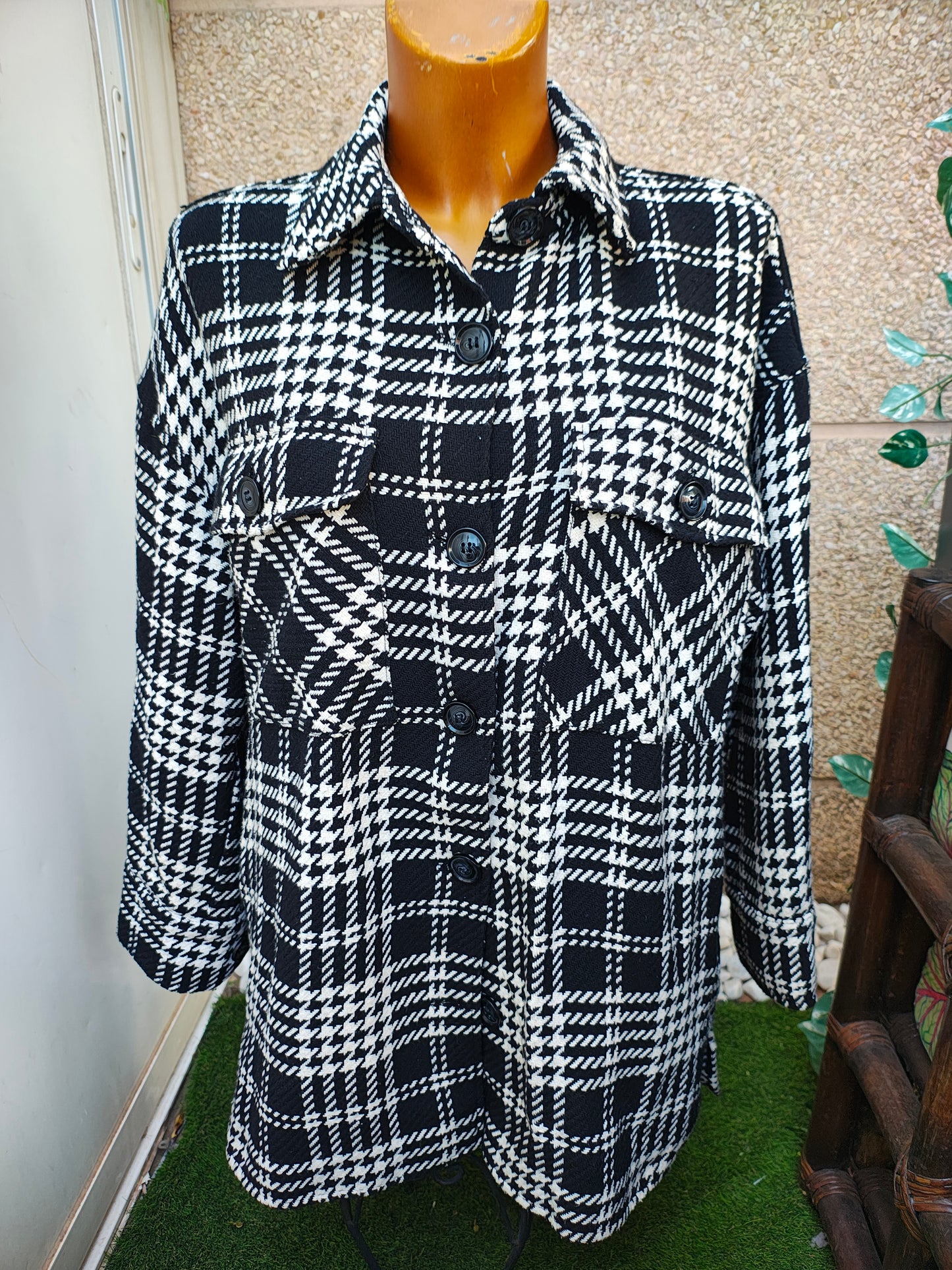 USADO – Sobrecamisa de cuadros blanco y negro Pull&Bear (Talla M)