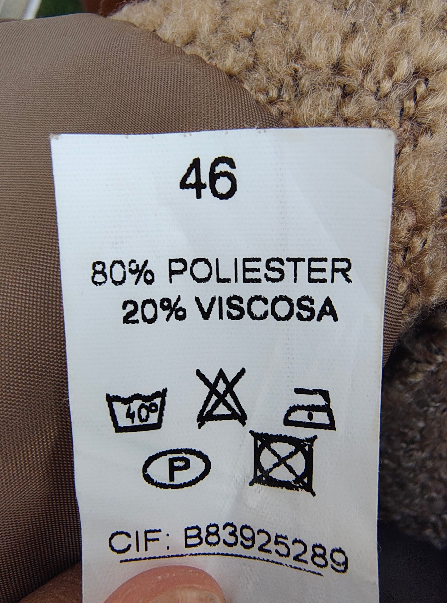 USADO – Abrigo beige con cinturón y bolsillos Aryck (Talla 46)