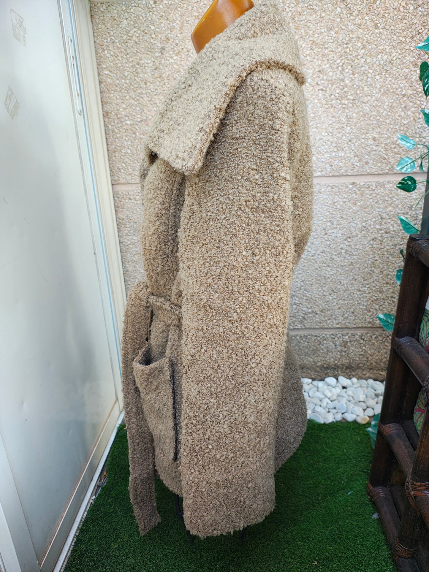 USADO – Abrigo beige con cinturón y bolsillos Aryck (Talla 46)