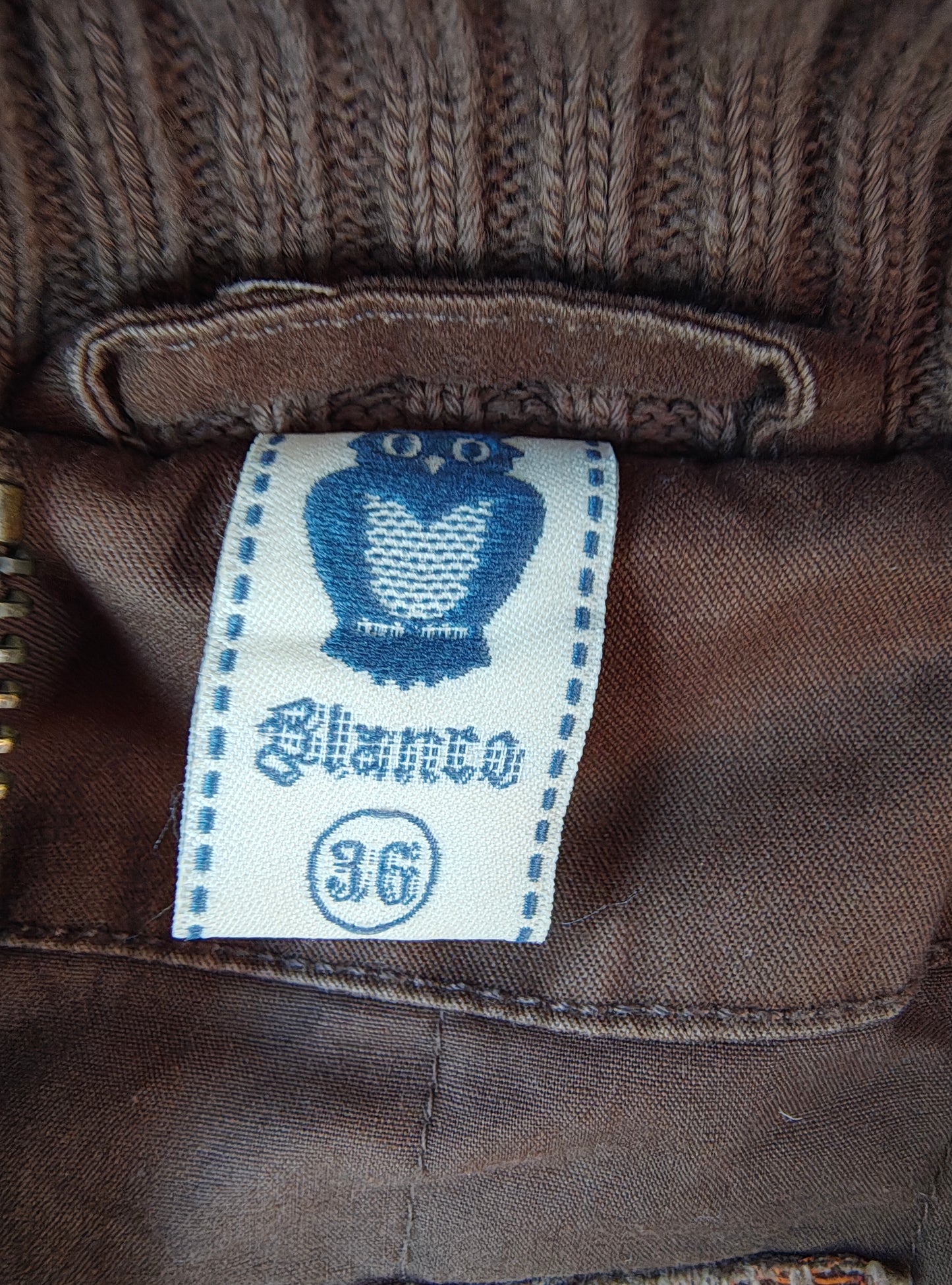 USADO – Parka marrón con capucha BLANCO (Talla 36)