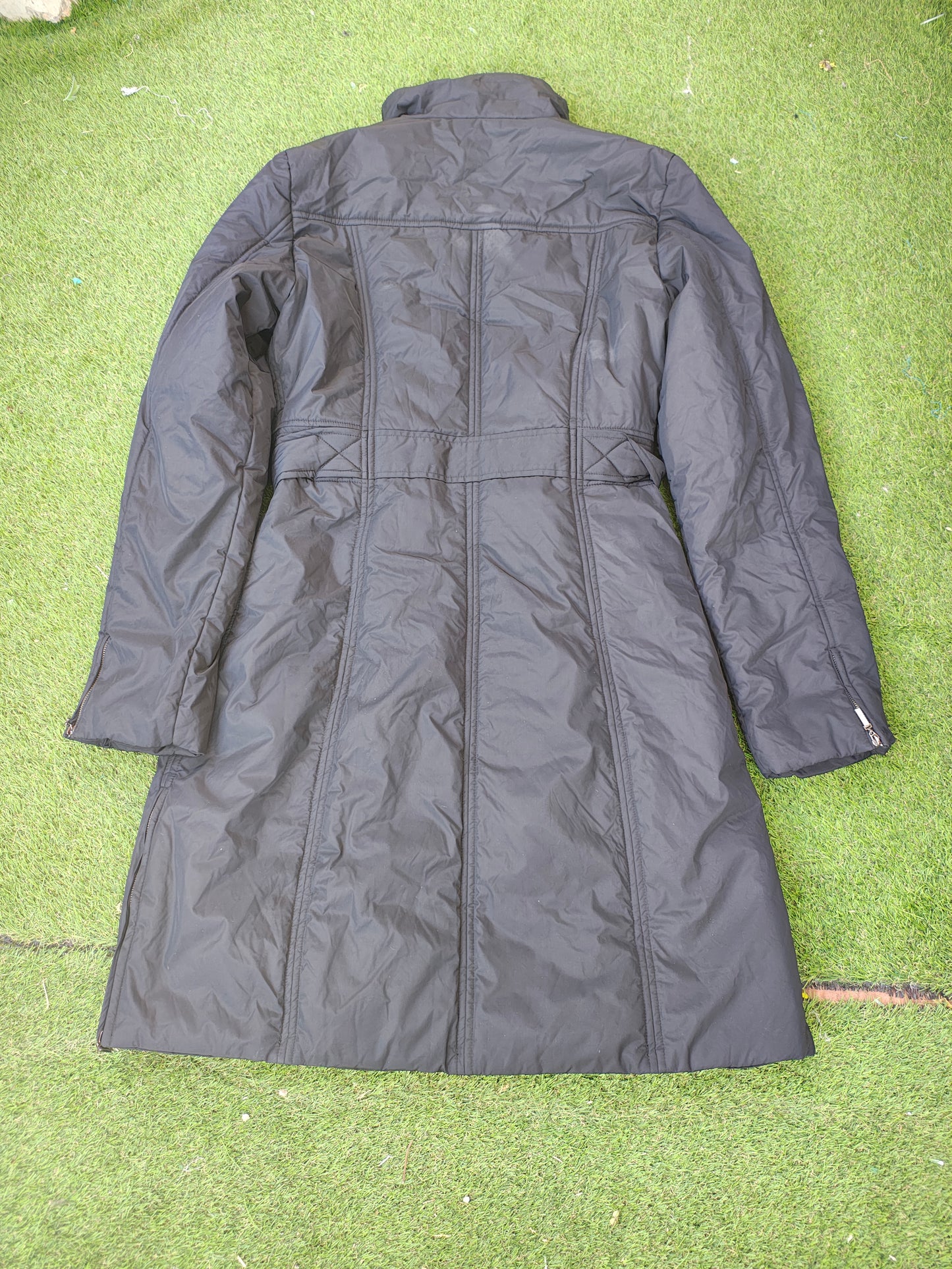 USADO – Chaqueta largo acolchado negro con cinturón ZOLDER (Talla L.)