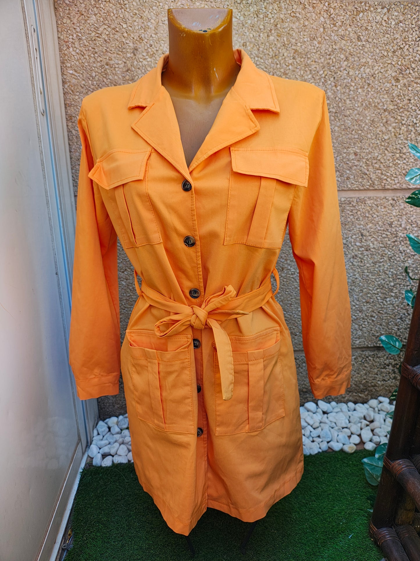USADO – Gabardina naranja con cinturón Made in Italy (Talla aproximada M)