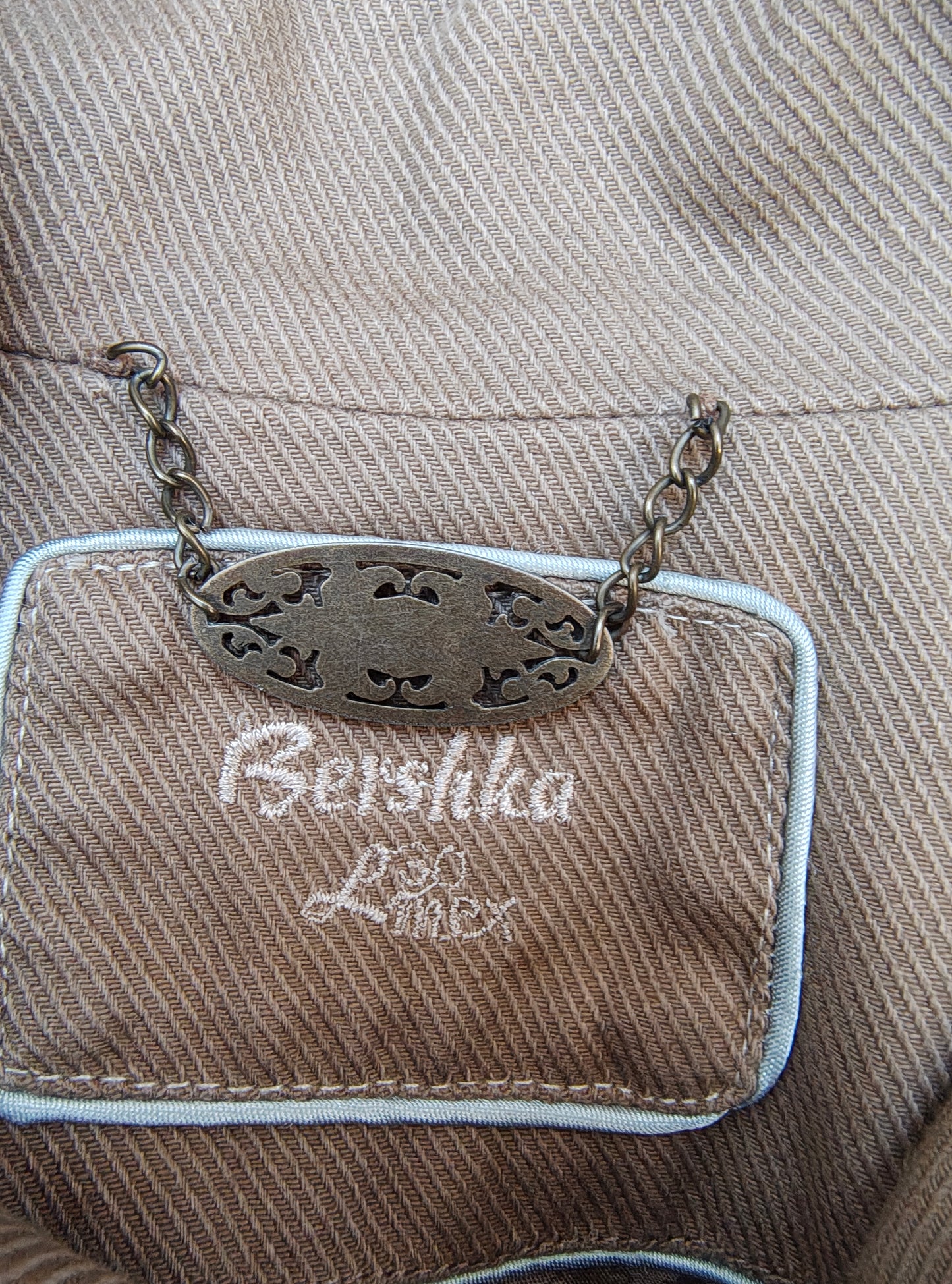USADO – Abrigo marrón de algodón con corte femenino Bershka (Talla EUR L / MEX 30)