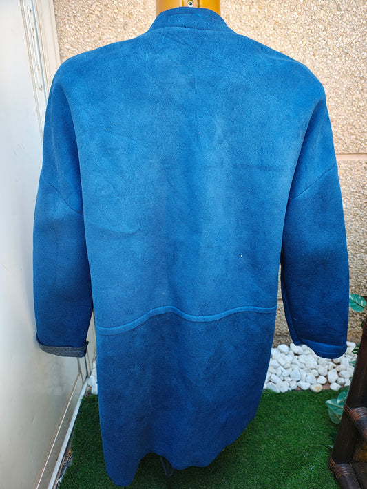 USADO – Abrigo largo azul con bolsillos frontales Chic & Pop (Talla no visible, aproximada M)