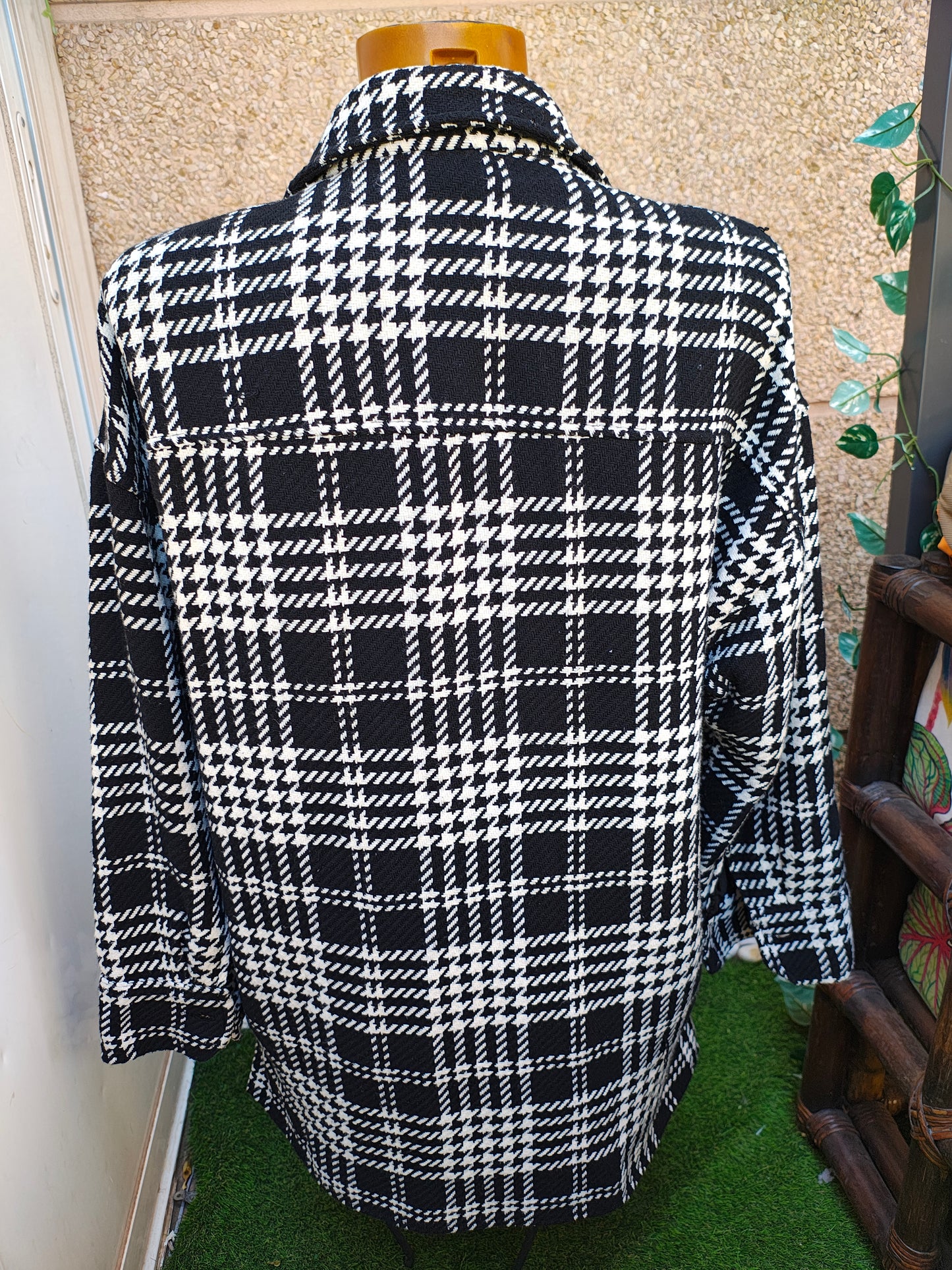 USADO – Sobrecamisa de cuadros blanco y negro Pull&Bear (Talla M)