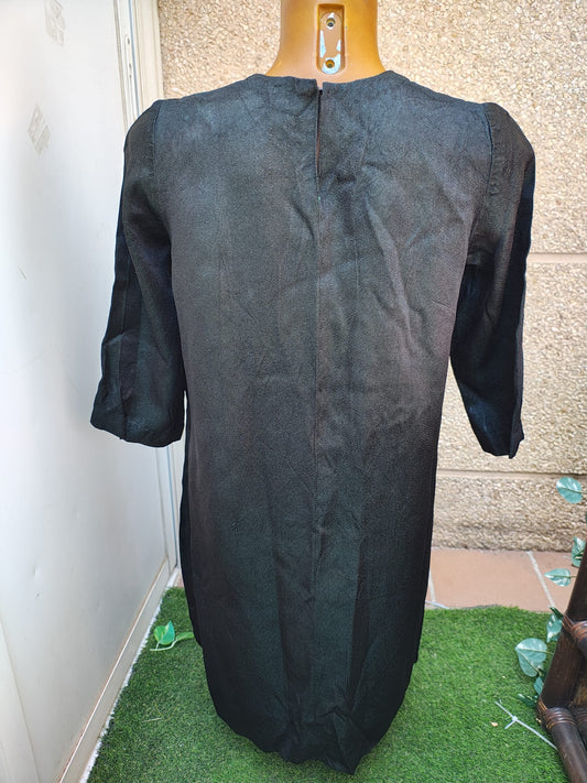 USADO – Vestido negro tornasol minimalista de media manga sin marca visible (Talla estimada M)